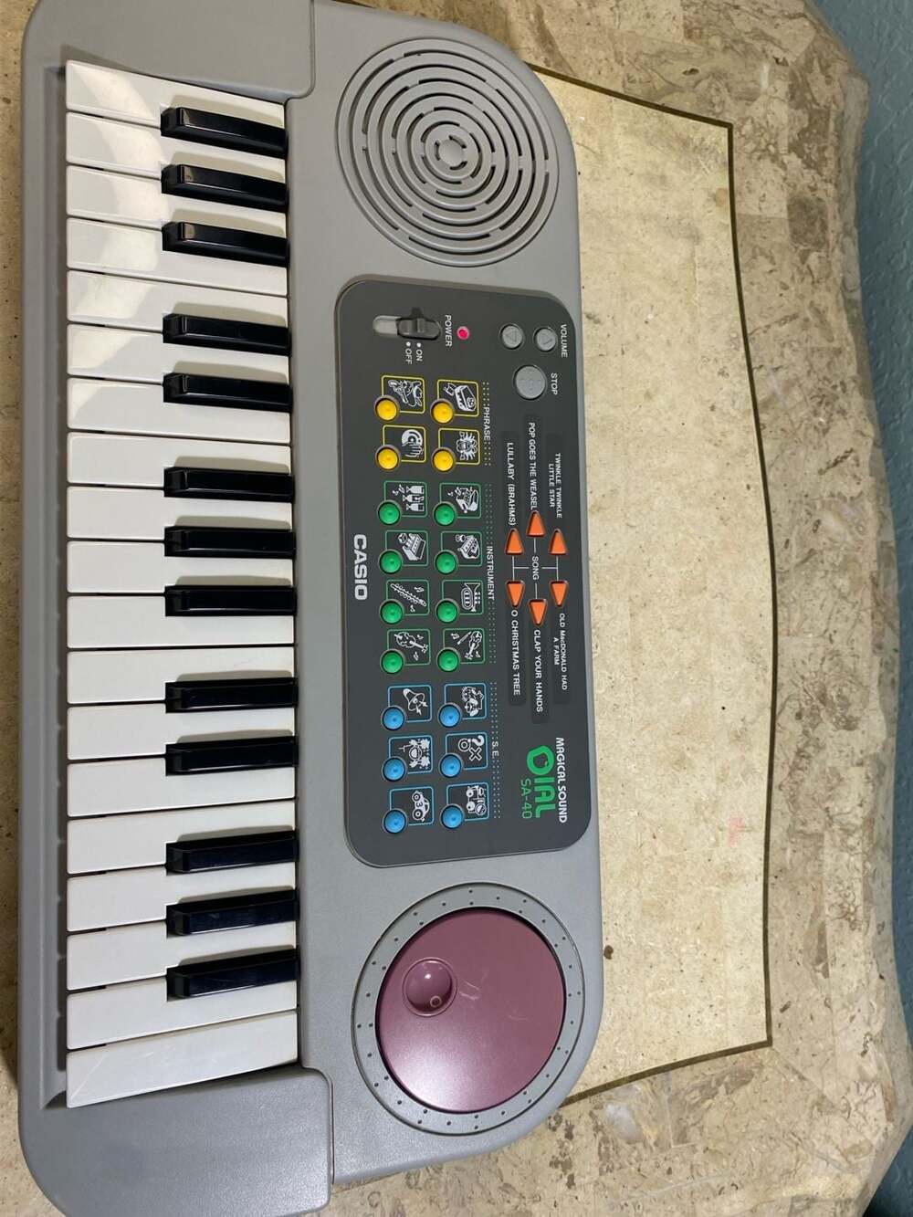 Casio SA-40 Magical Sound Dial 32-Key Mini Electronic Keyboard - Picture 3 of 5